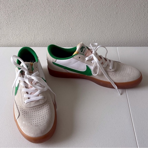 Nike SB Heritage Vulc Men 11.5 White/Lucky Green Gum Sole Athletic Skate Suede - Picture 2 of 12